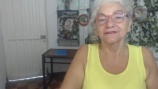 FunnyGrandma live sex cam