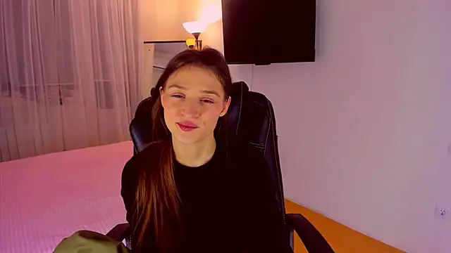 MiaPrecious's cam snapshot