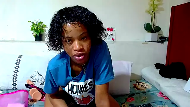 SexyChantyBabe25's cam snapshot