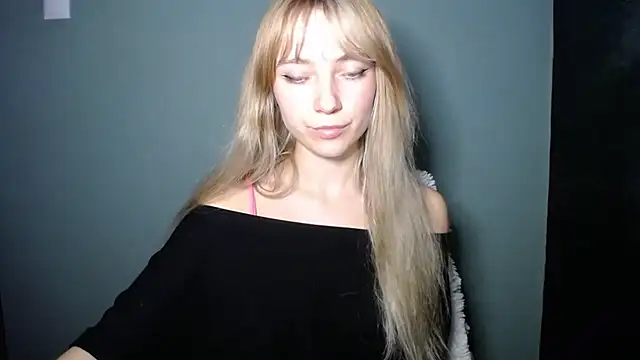 LuciaYoung's cam snapshot