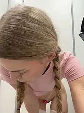 kira_mia's cam snapshot