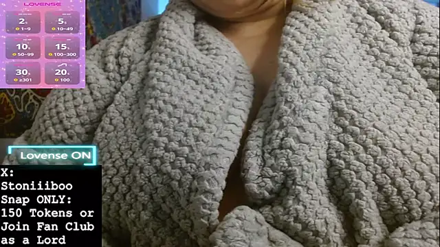 Stoniiiboo live sex cam
