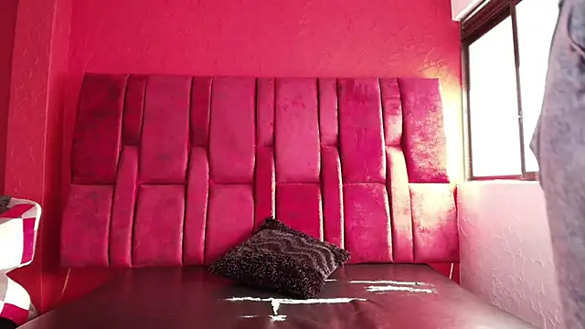 LilithVibe_'s cam snapshot