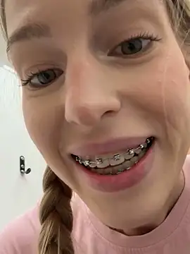 kira_mia's cam snapshot