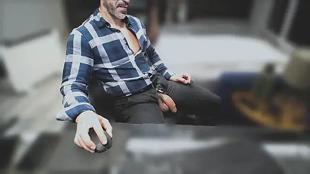 latinoo23bom's cam snapshot