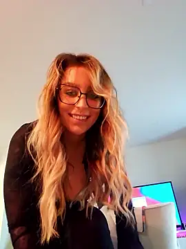 LilyOrion's cam snapshot