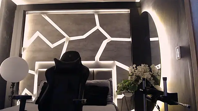 ArohomLester's cam snapshot