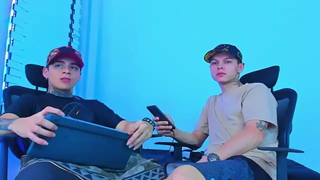 HOT_boy2025's cam snapshot