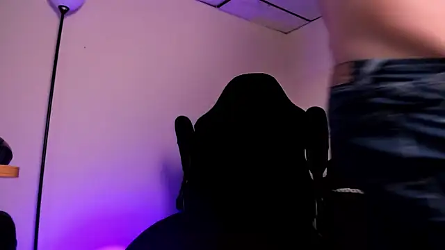 james_connor2's cam snapshot