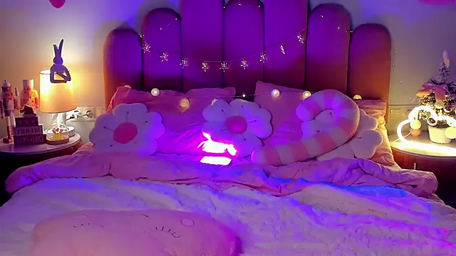 ElsaYoung live sex cam