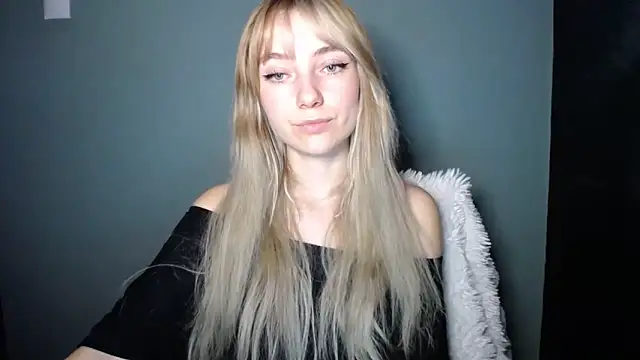 LuciaYoung's cam snapshot