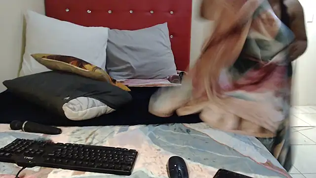 Foxybrownxx1's cam snapshot