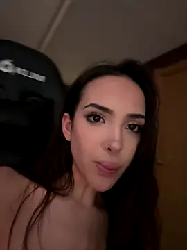 VitoriaCarusso live sex cam