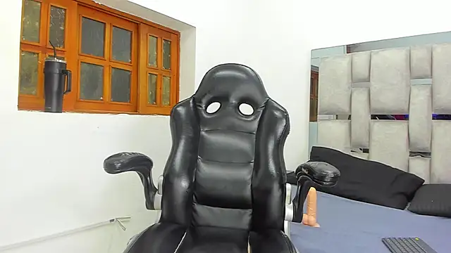 Ashton__Montana live sex cam