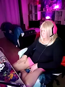 JulietteMaitresse live sex cam