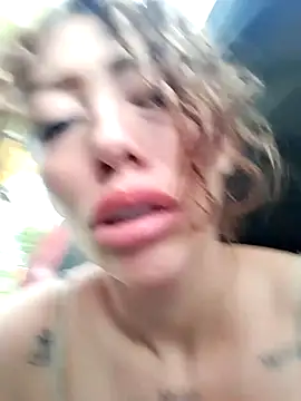 roxyrougee live sex cam