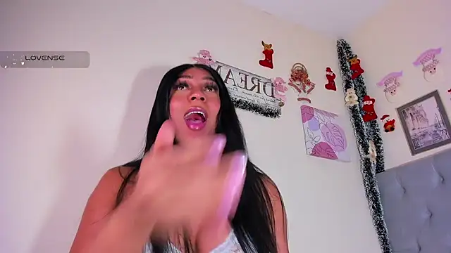 alyssa_dessire live sex cam