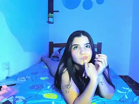 Babyhoney18's cam snapshot