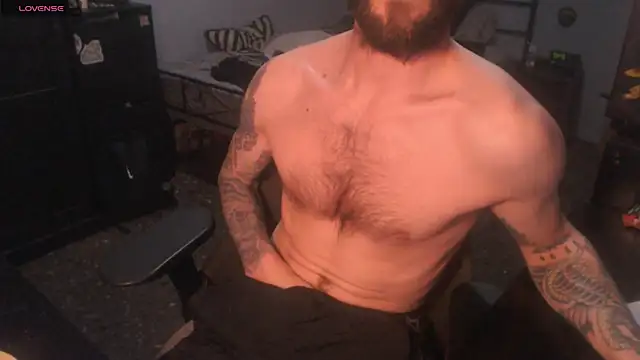 SexxxyLouis live sex cam