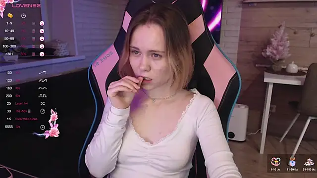 lucy_mirror's cam snapshot