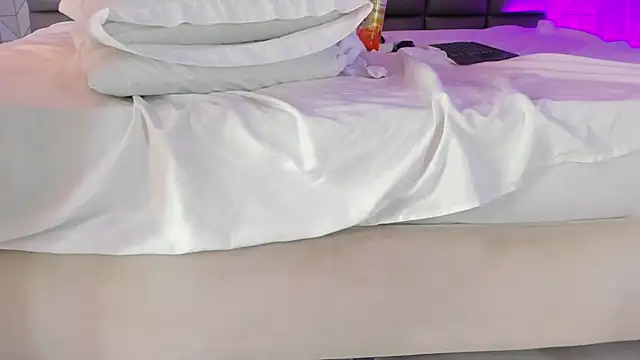 megan_woll's cam snapshot