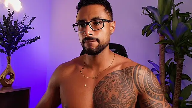 LiamGarcia1's cam snapshot