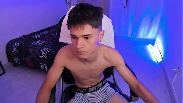 Aron_Boyy's cam snapshot