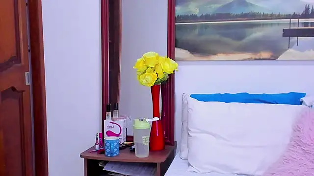 Aurora_Real's cam snapshot