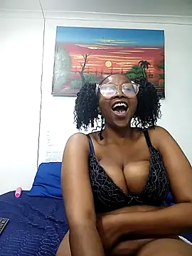 HipsDontLieX95's cam snapshot