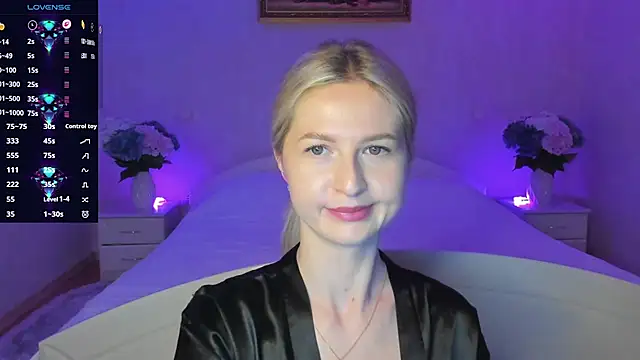 Julie_Blaze's cam snapshot