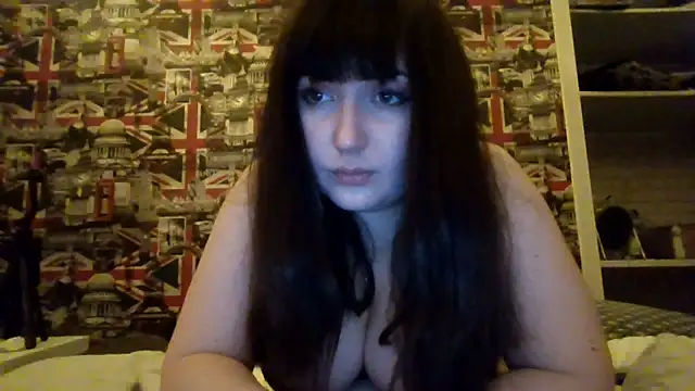 Lynylou's cam snapshot