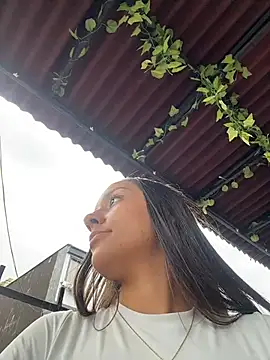 Brunettecollins05's cam snapshot