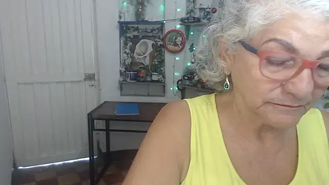 FunnyGrandma live sex cam
