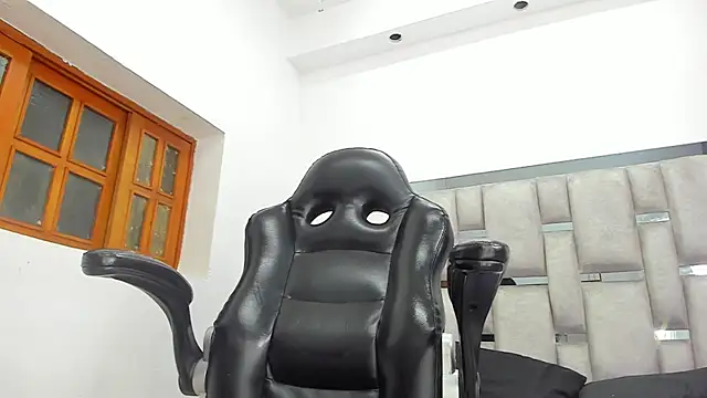 Ashton__Montana live sex cam