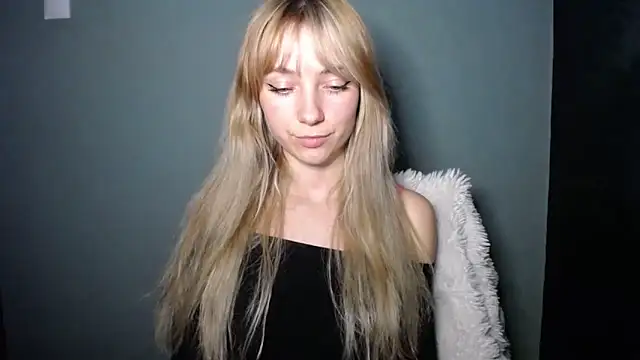 LuciaYoung's cam snapshot