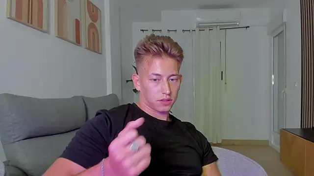 find0m_master's cam snapshot