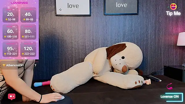 LittleDolll_18's cam snapshot