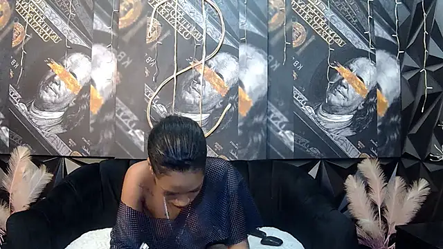 Lilmisbaddyxxx's cam snapshot