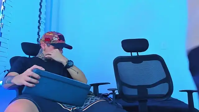 HOT_boy2025's cam snapshot