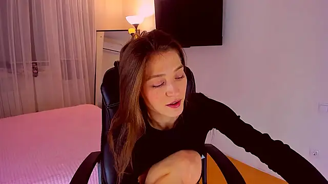 MiaPrecious's web cam