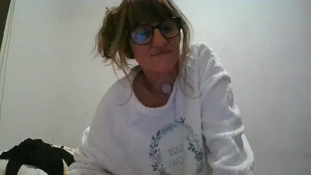 Cristy49's cam snapshot