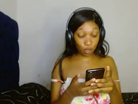 LustyBerry's cam snapshot