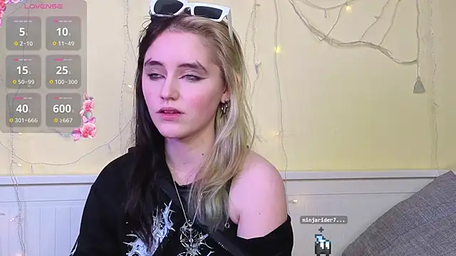 PortiaHedge's cam snapshot