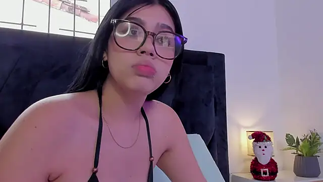 Lily_Woodz's cam snapshot