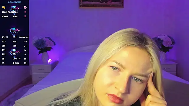 Julie_Blaze's cam snapshot