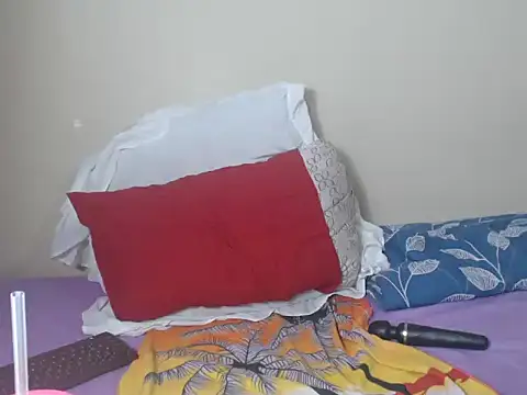 BadGirlMona's cam snapshot