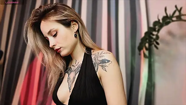 aviva_faith's cam snapshot