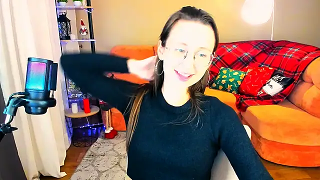 YourLovellyStory's cam snapshot