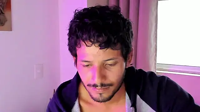 Nicholasrodrii live sex cam