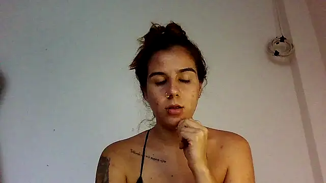 AllieYourGirl's cam snapshot